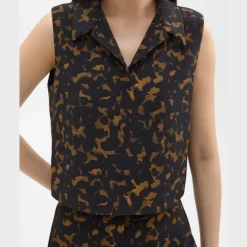 Theory Cropped Sleeveless Polo In Tortoiseshell Printed Crepe-Women Tops